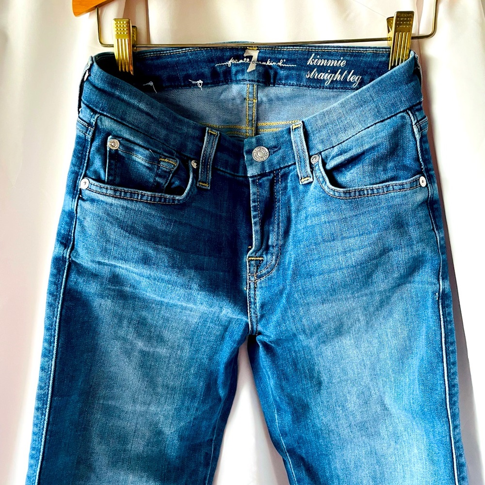 Women’s 7 for all mankind straight legged jeans for sale!